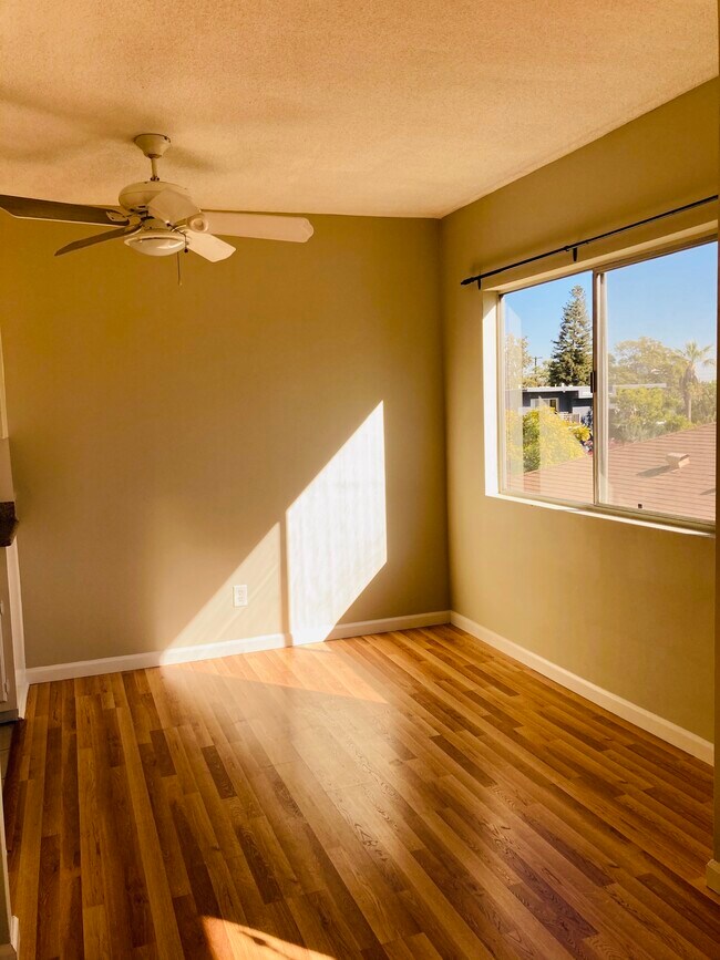 Dining area - 1646 Franklin St