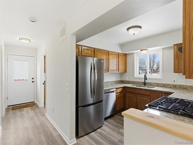 Foto del edificio - 38301 Murdick Dr