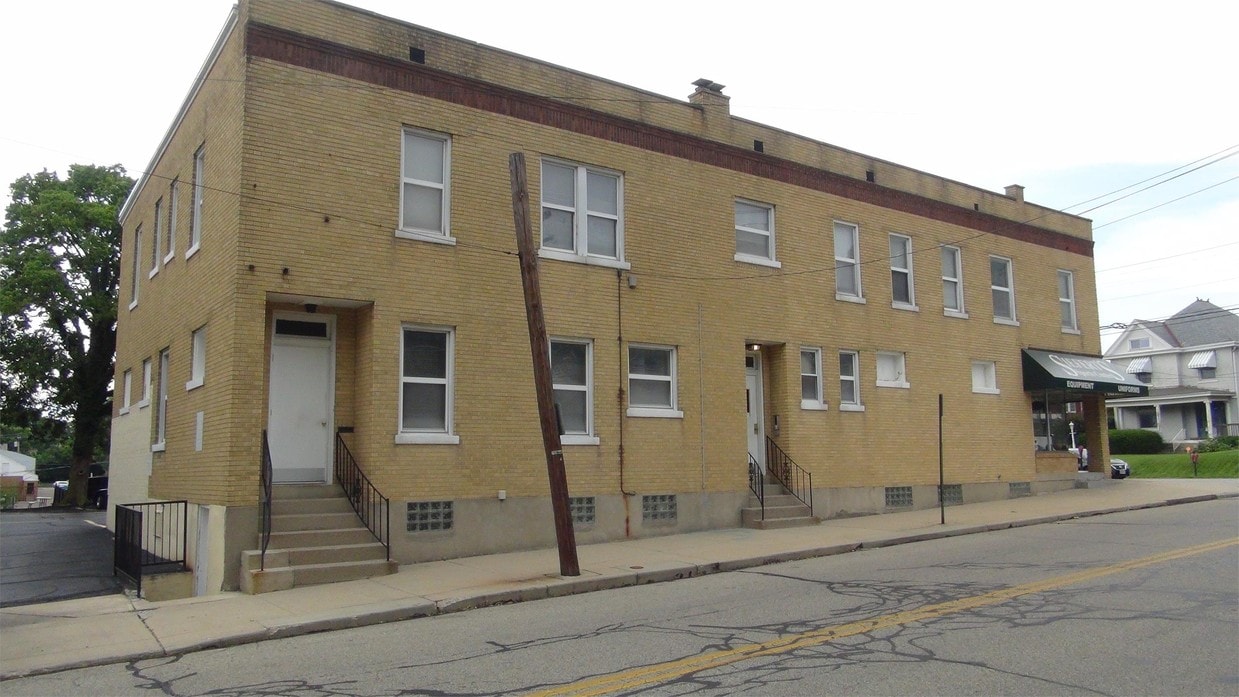 3706 Harding Ave Unit 2, Cheviot, OH 45211 Room for Rent in Cheviot