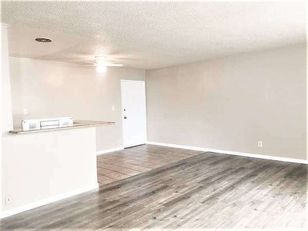 Foto del edificio - 4131 Pixie Ave