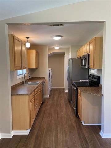 Building Photo - 1509 Mitchell Dr