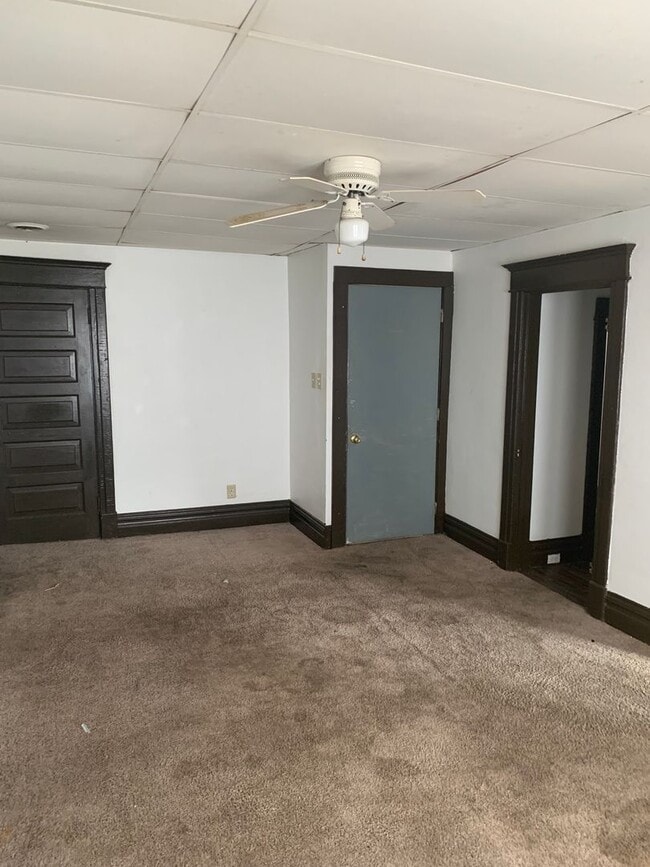 Building Photo - 302 Clay St