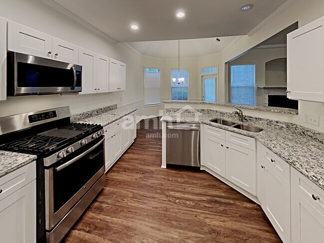 Building Photo - 433 Long Branch Way