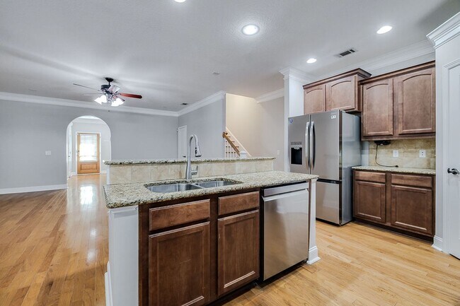 Building Photo - Spacious 4BR Townhome with Elevator in the Heart of Pooler