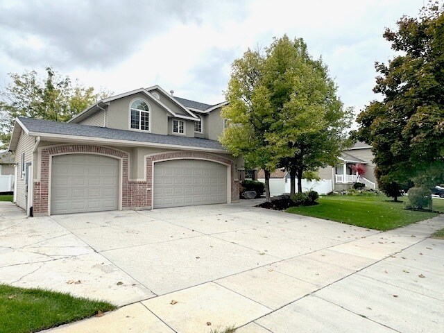 Photo - 863 W 2150 S (Woods Cross, UT)