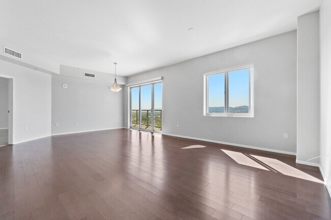 Building Photo - 3 Bedroom Highrise Condo at ONE Las Vegas!