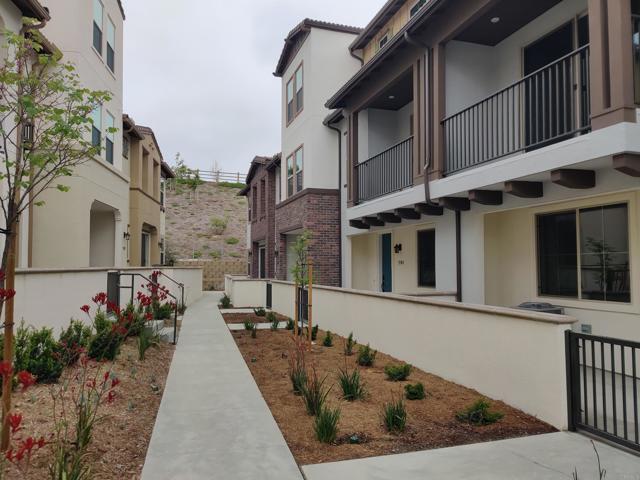 Foto del edificio - 1745 Laurelwood Wy
