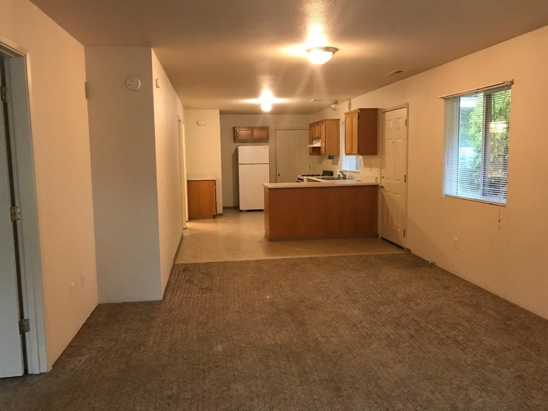 Building Photo - 336 1st Ave