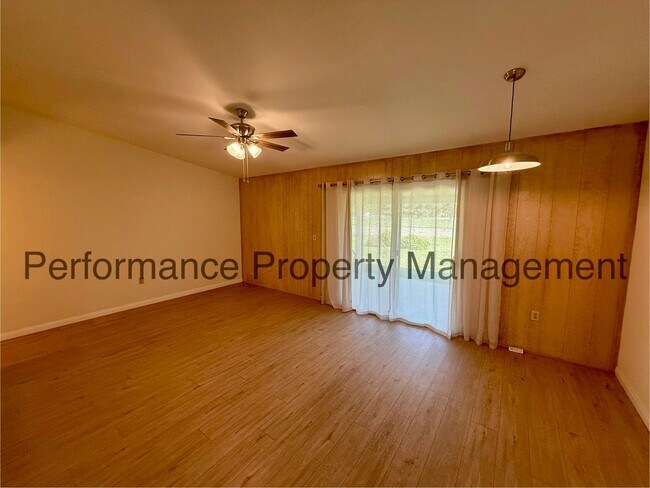 Foto del edificio - Cute 2 Bed/2 Bath 55+ Community w/ RBP & Security Deposit Alternative Option