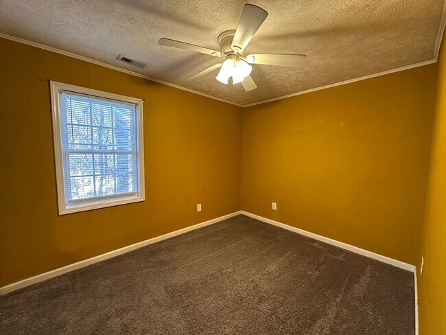 Foto del edificio - 2 Bedroom Duplex Near Ft. Bragg