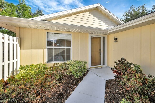 Building Photo - 14899 Crescent Cove Dr