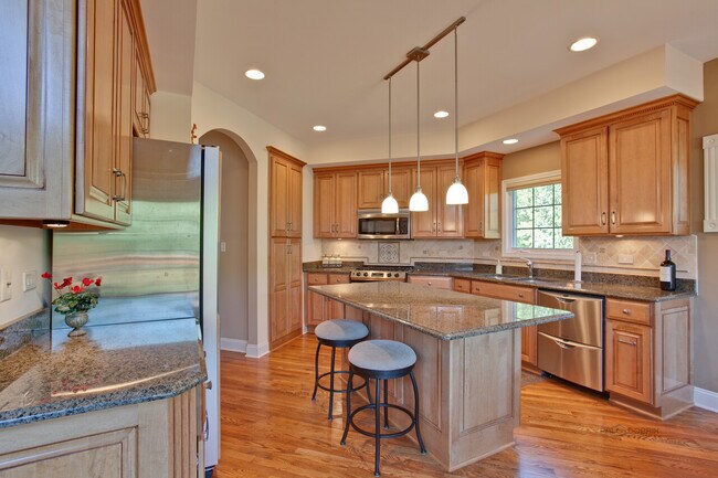 Building Photo - 8 Margot Ln, Palos Heights