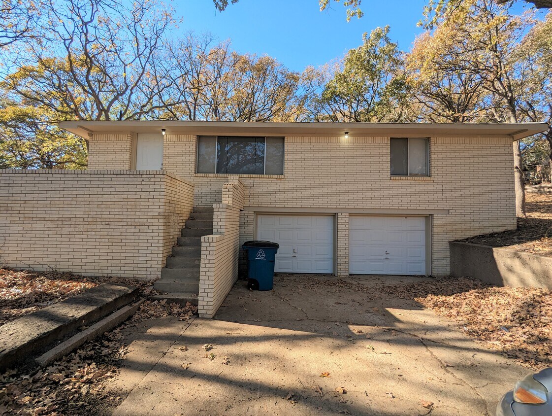 Foto principal - 8718 S Vandalia Ave