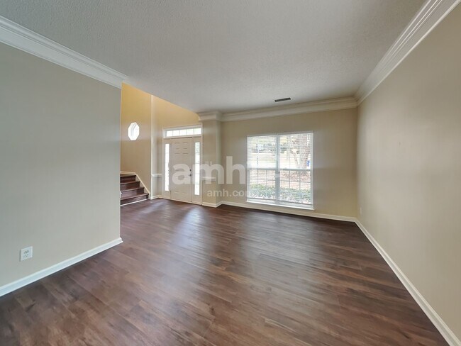 Foto del edificio - 16029 Hollingbourne Road