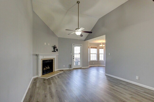 Foto del edificio - Sweet 3 bed 2 bath.  Cat friendly.