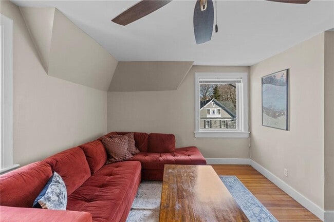 Foto del edificio - 569 Spring St