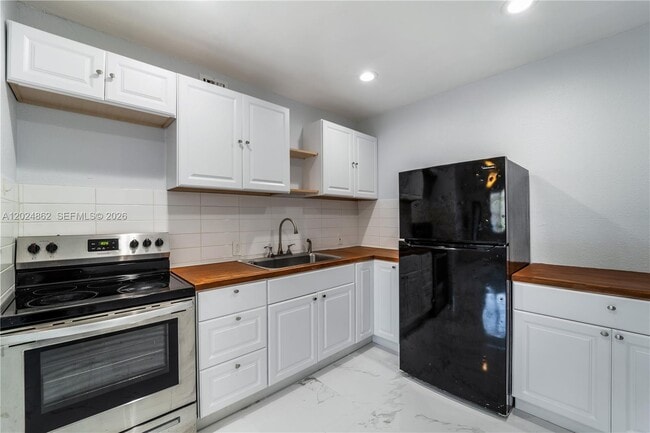 Building Photo - 22300 SW 117th Ave