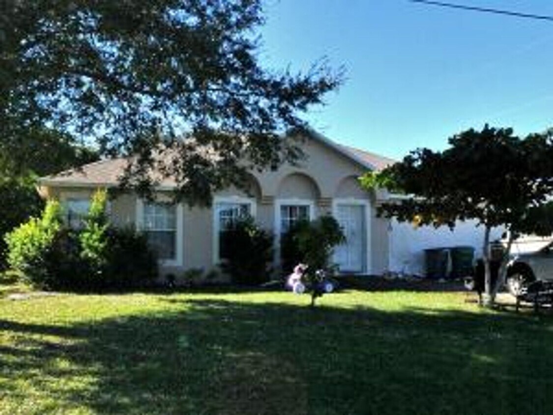 4610 SW Dactyl St, Port Saint Lucie, FL 34953 House Rental in Port