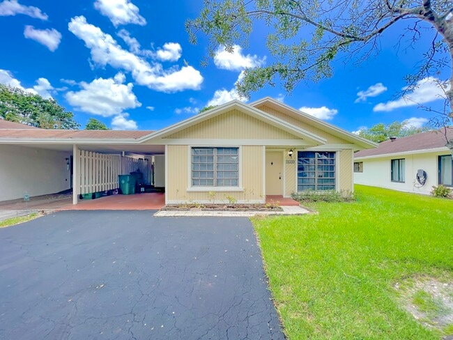 Building Photo - 3618 W Bell Dr