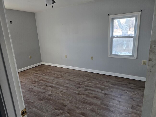 Building Photo - 19 E Romeo Rd