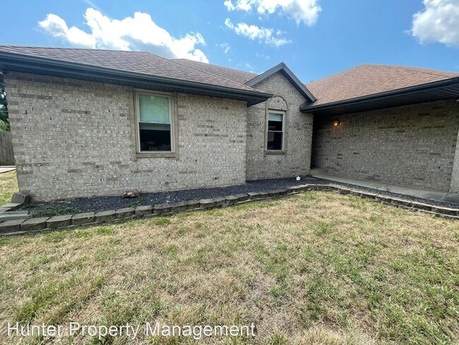 Building Photo - 3 br, 2 bath House - 512 E Ozark Jubilee Dr