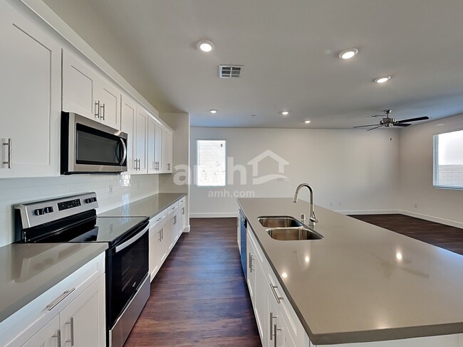 Foto del edificio - 100 Island Plumeria Ln