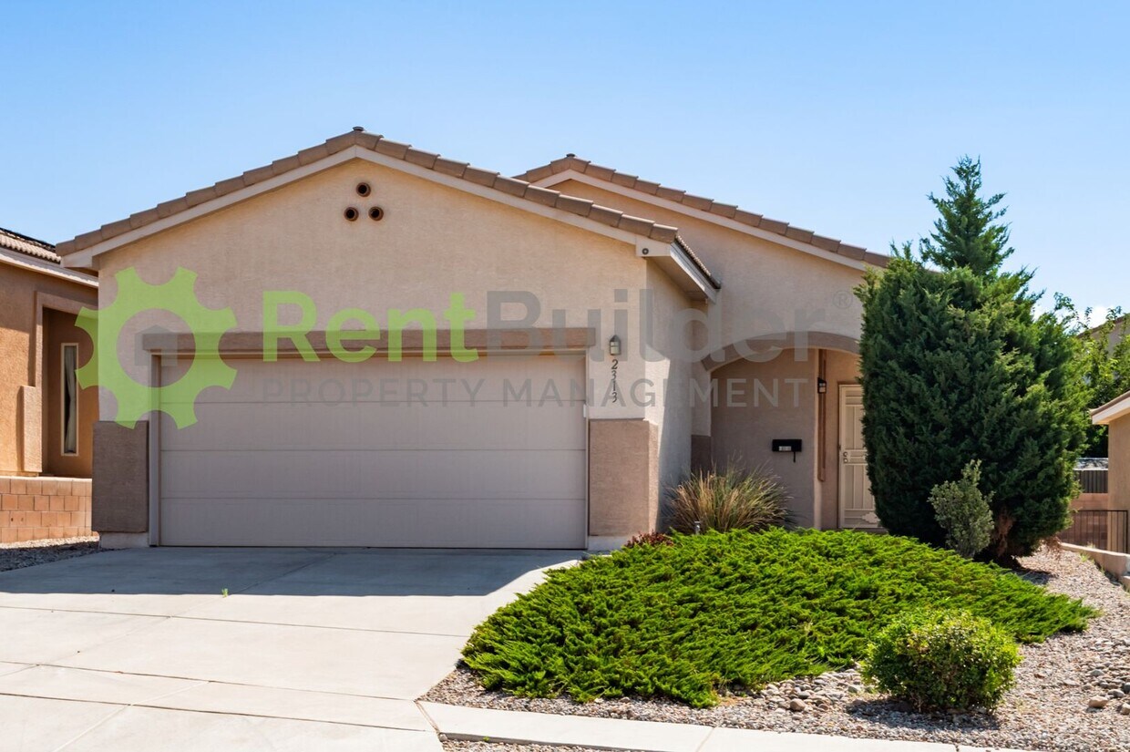 Foto principal - LEASE PENDING – PLEASE APPLY AT YOUR OWN D...