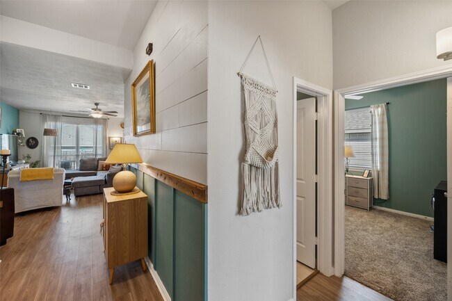 Foto del edificio - 11947 Sunshine Park Dr N