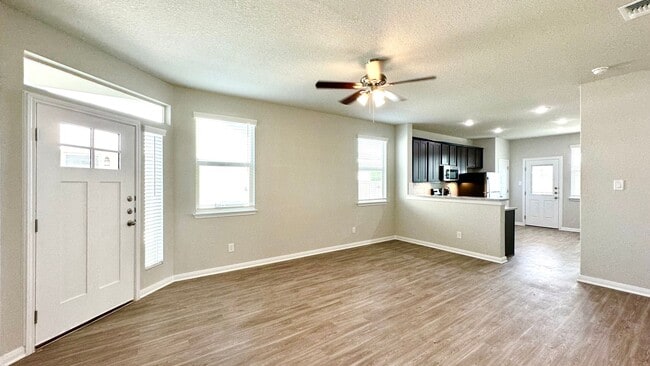 Building Photo - 213 Joseph Cir