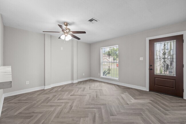 Building Photo - 6639 Indian Falls Dr