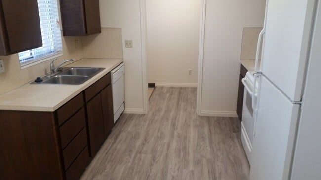 Building Photo - 1625 S 2000 W