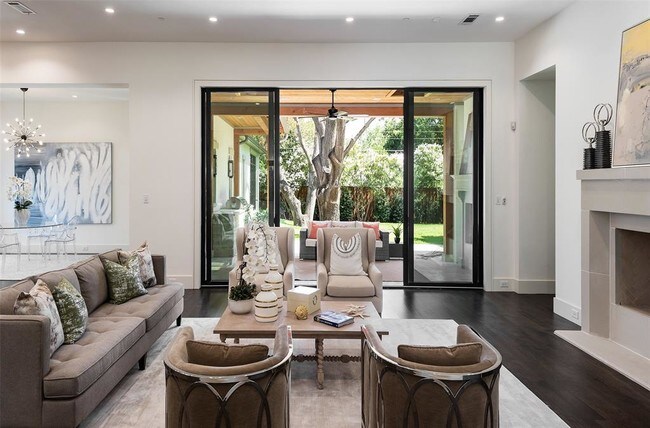 Foto del edificio - 6539 Tulip Ln