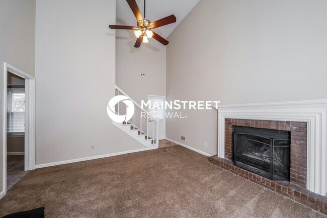 Foto del edificio - 3 Bedroom Pet-Friendly Home in Louisville, KY with Main Street Renewal