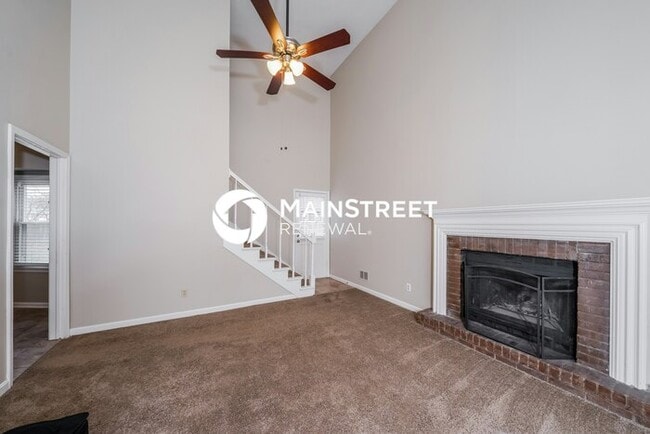 Photo - 3 Bedroom Pet-Friendly Home in Louisville, KY with Main Street Renewal