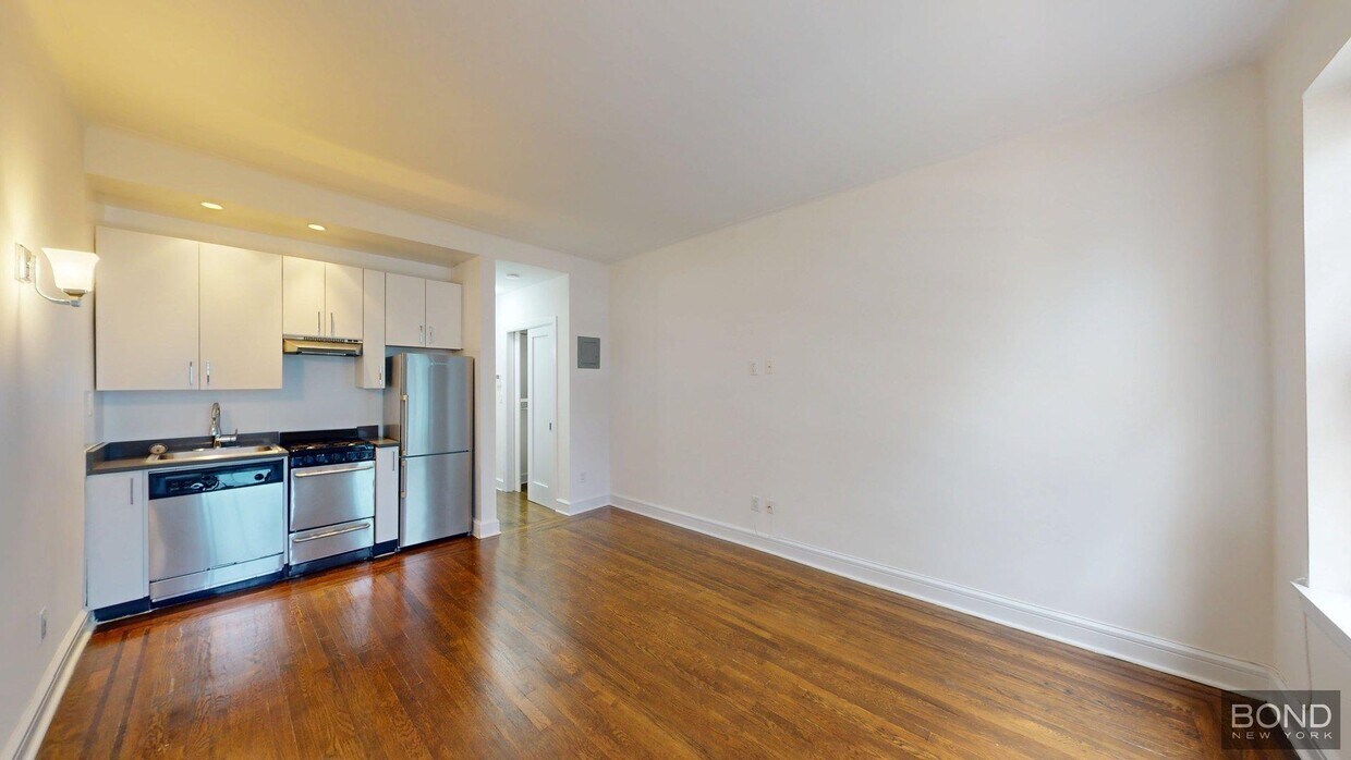 Primary Photo - 163 E 87th St