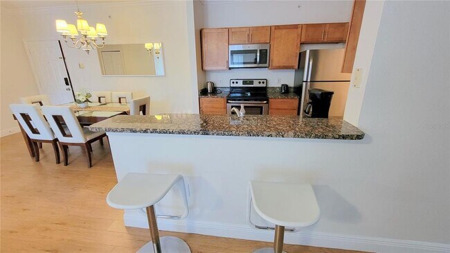 Building Photo - 5463 Vineland Rd