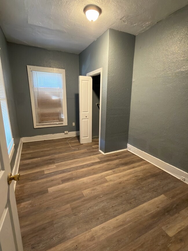 Building Photo - 1653 W 35th St