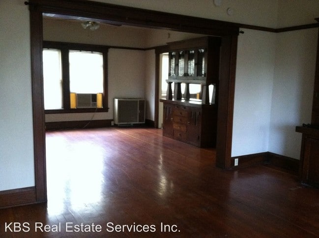 Building Photo - 1927-1929 D St