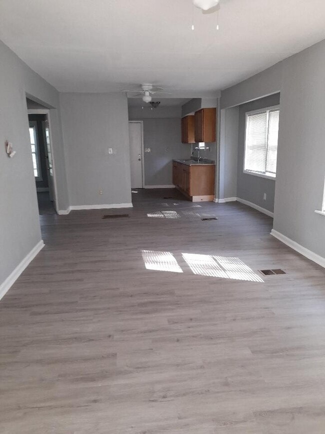 Foto del edificio - 5107 Agnes Ave