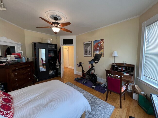 Foto del edificio - 176 Elm St