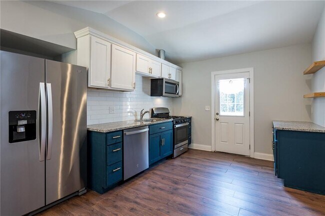 Foto del edificio - 331 Camilla Cir SW