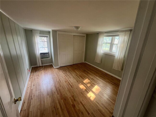 Foto del edificio - 4996 Stewart Ave