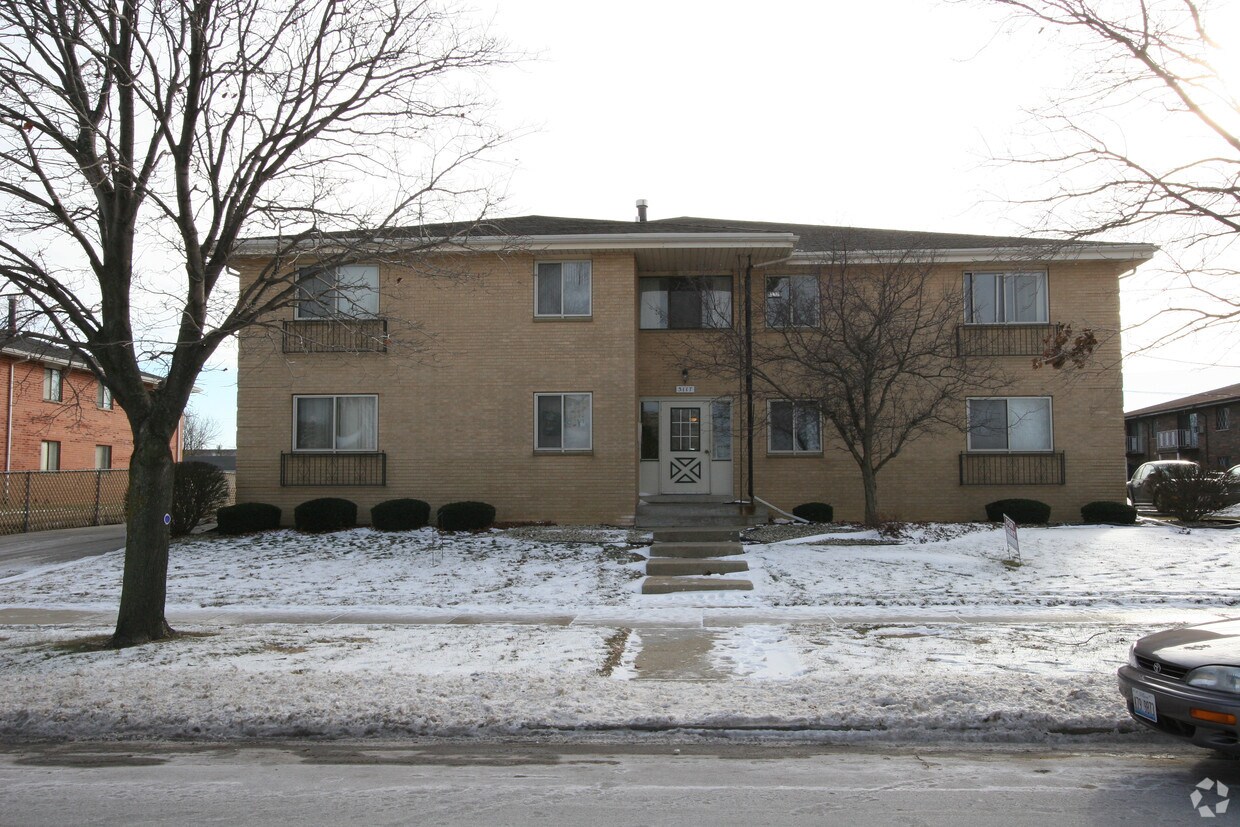 Building Photo - 3117 85th St
