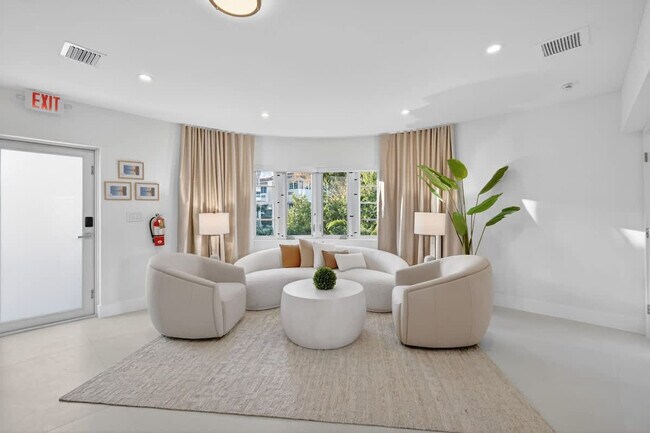 Foto del edificio - 8109 Harding Ave