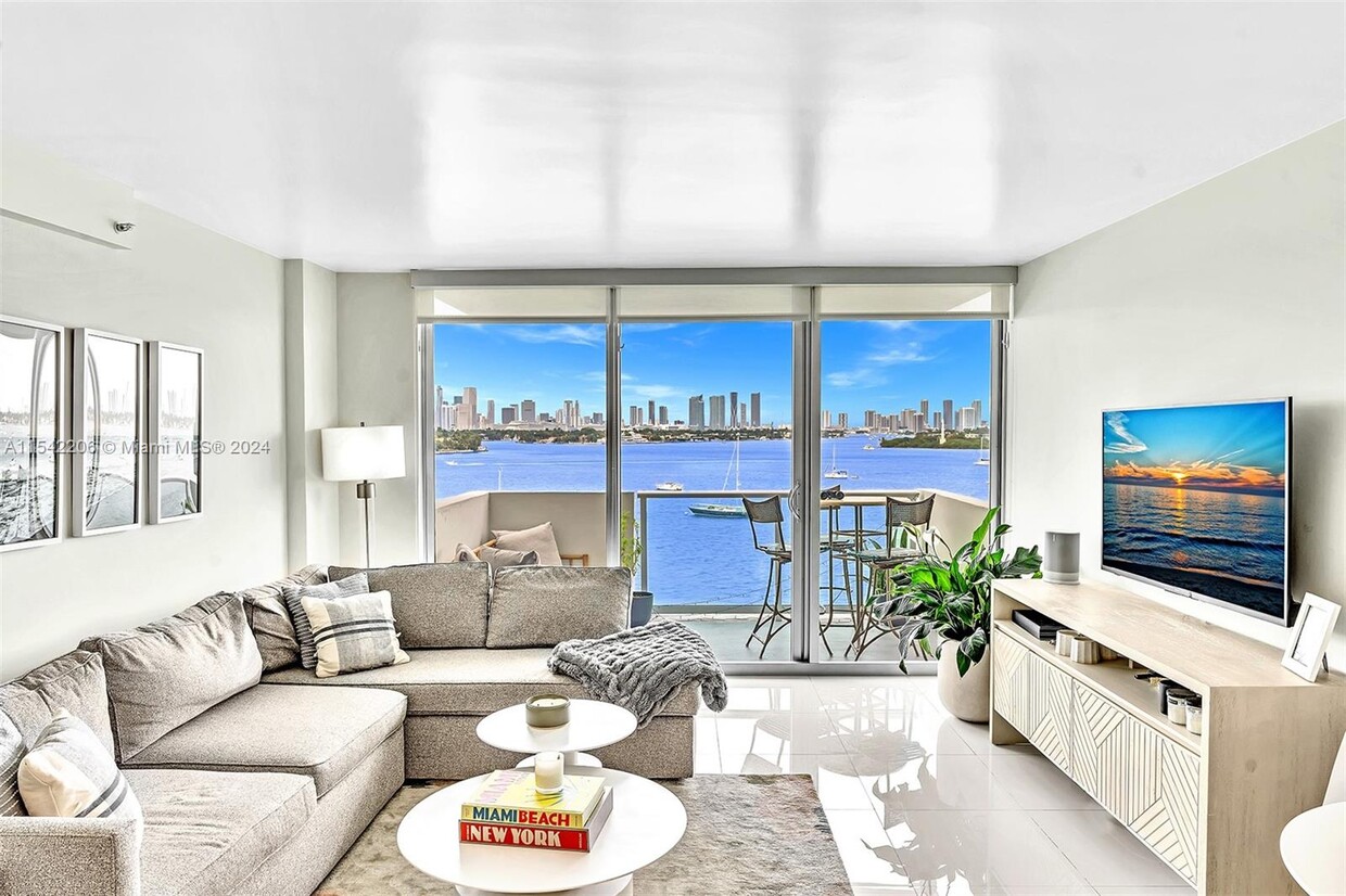 Foto principal - 1200 West Ave