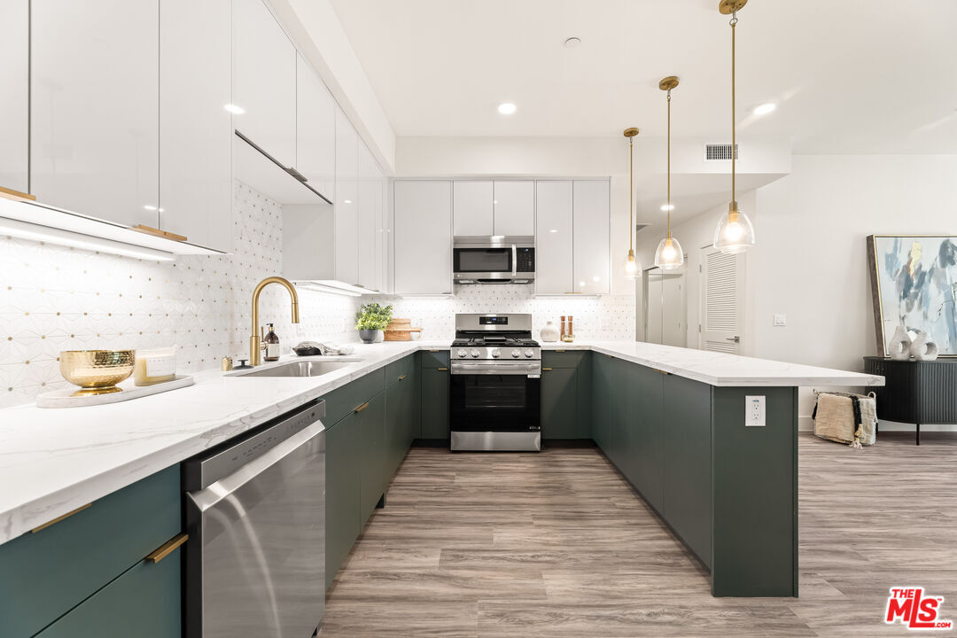 Foto principal - 4000 Mont Clair St
