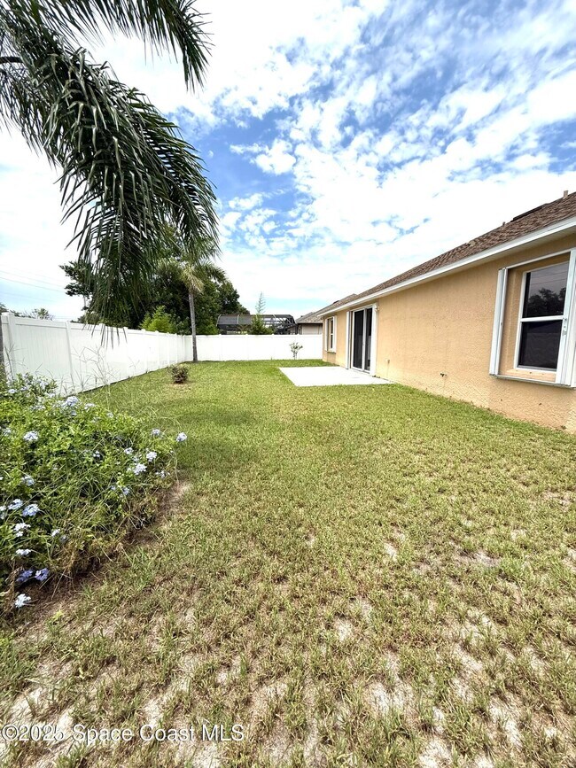 Building Photo - 1470 Kodak Dr