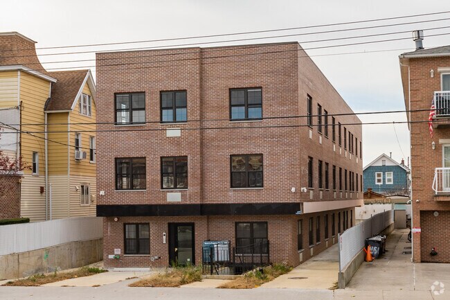 Building Photo - 1654 84th St
