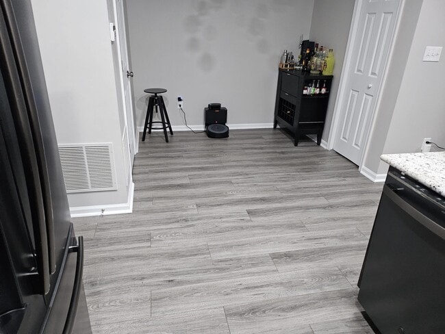 Building Photo - 1096 Worth Lane