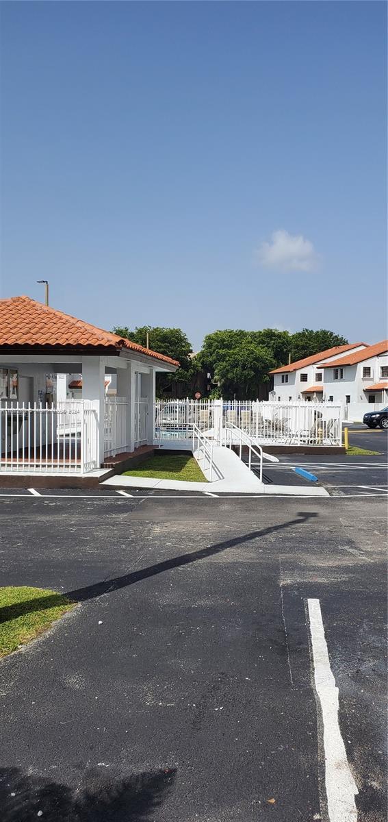Foto del edificio - 6221 SW 138th Ct